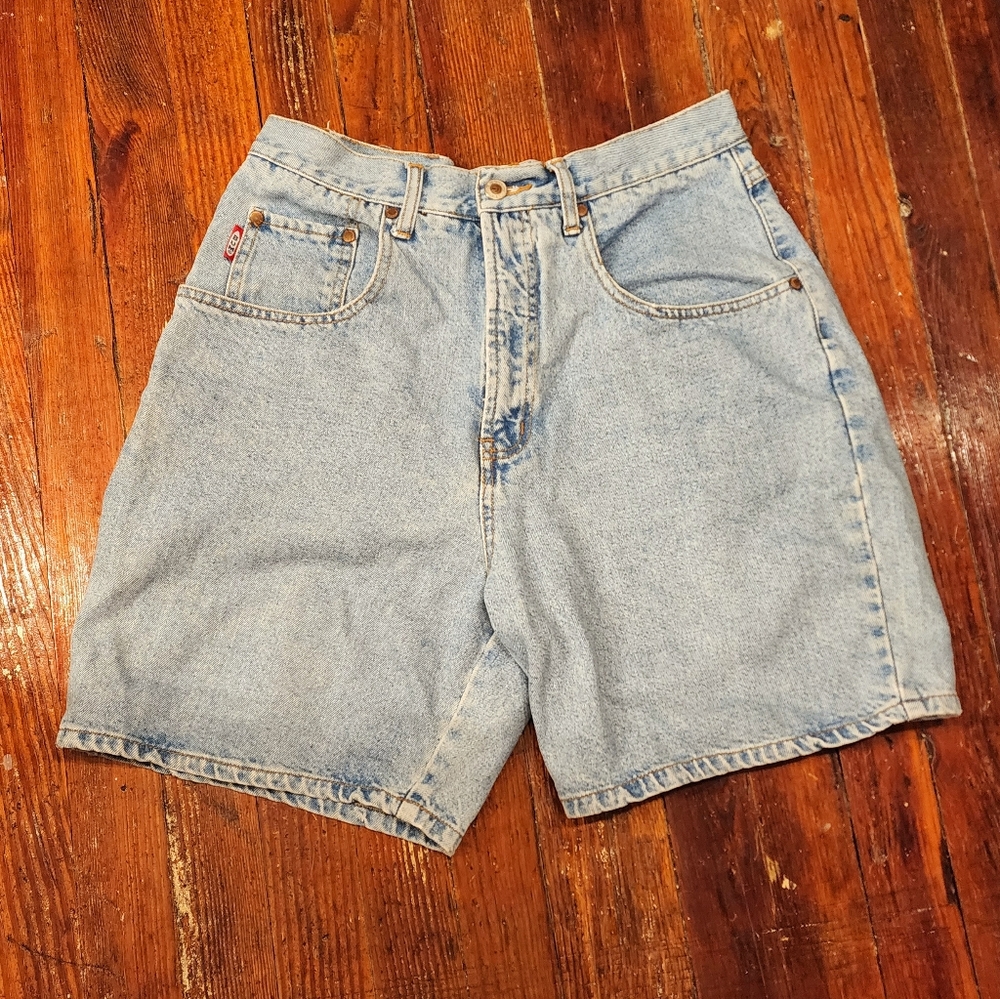Vintage b.u.m equipment high waisted shorts